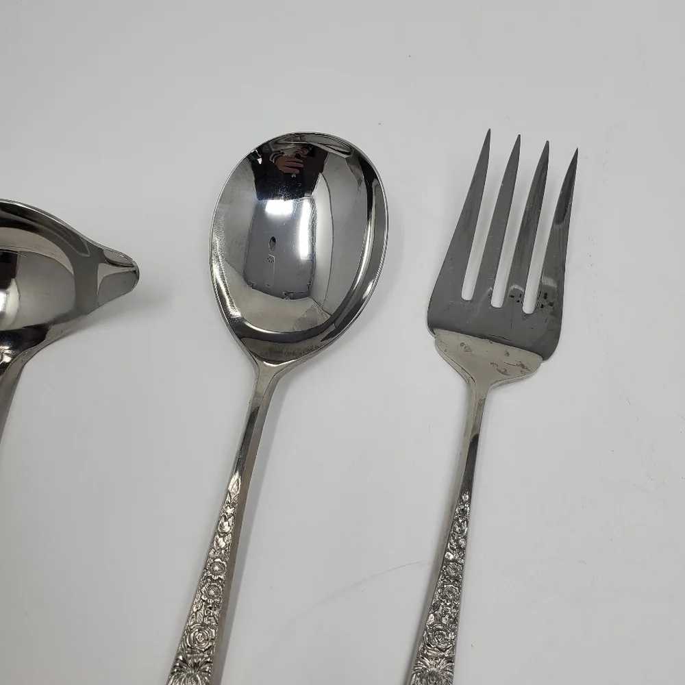 Cosmos Fresco Stainless flatware serving set of 4 In Excellent condition